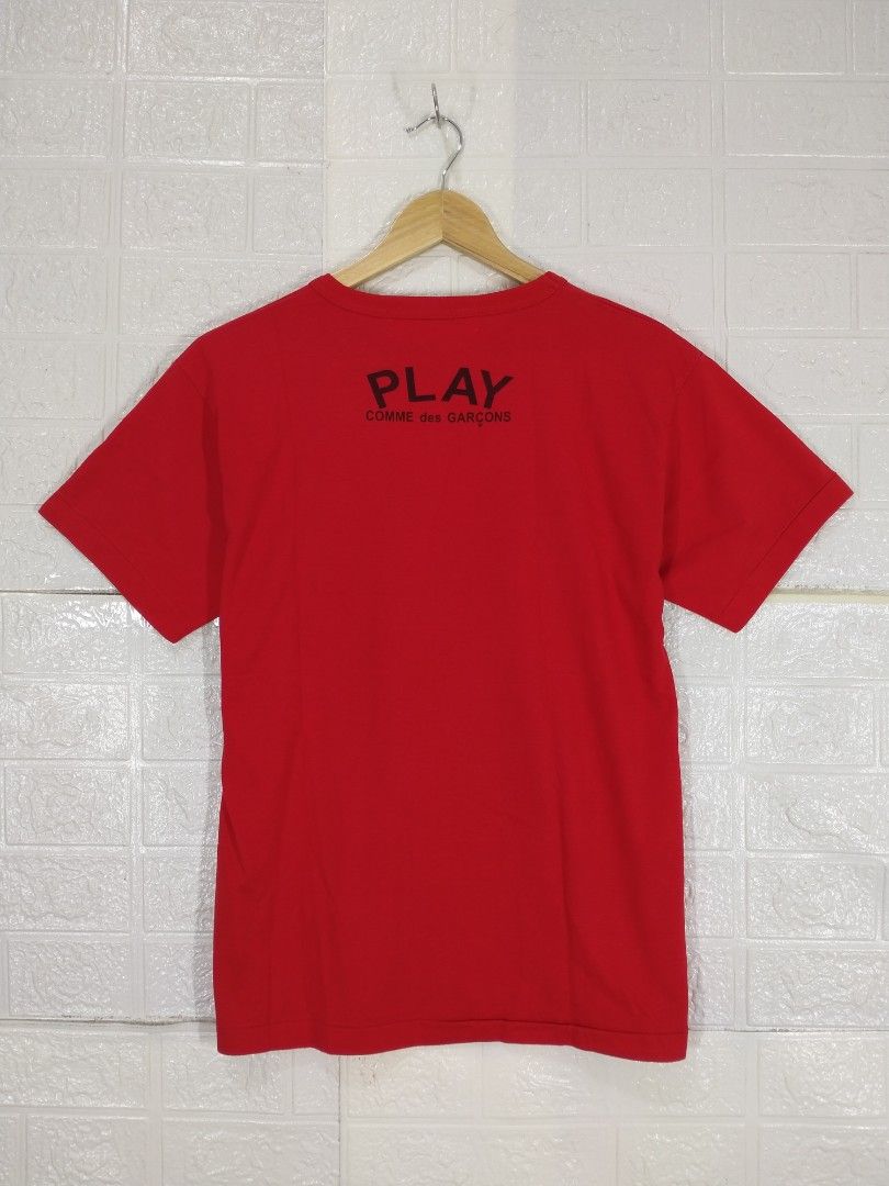 PLAY CDG TEE SHIRT (Category: Formal Shirts) located in Baguio. Submitted by dansteals (Listing ID 1465211370, Image 2). Description: 25 X 19 MEDIUM.