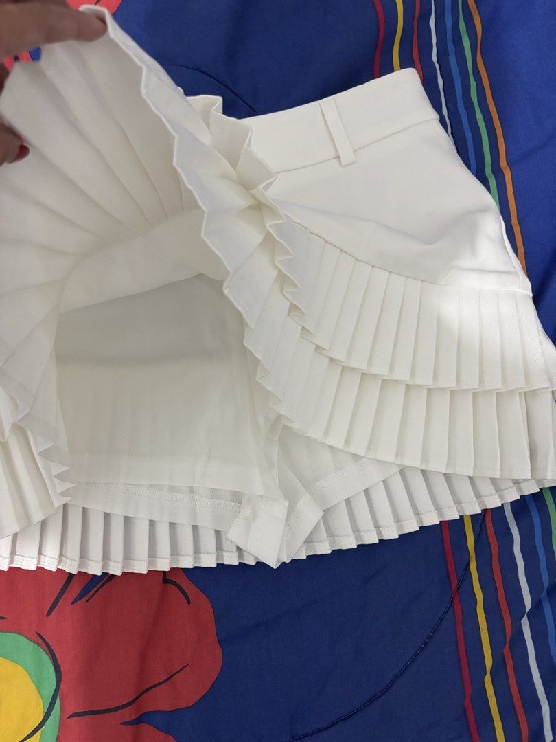 Pleated Skirt (Category: Skirts) located in San Fernando. Submitted by _itsmedani (Listing ID 1465251194, Image 2). Description: No flaws/issues Use once onlyyy Payment firt via gcash/bank transfer.