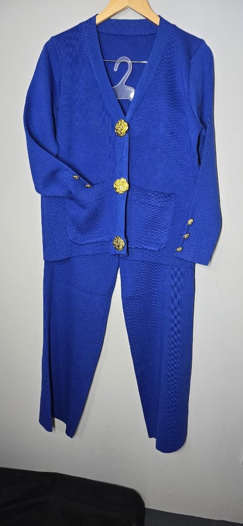 Plus Size Royal Blue 2-Piece Pant Suit Set (Category: Sets or Coordinates) located in Manila. Submitted by chubbychic553 (Listing ID 1465370505, Image 2). Description: - Color: Royal blue - Set includes: V-neck blazer and matching straight-leg trousers - Details: Elegant gold floral buttons on front and cuffs, two front pockets - Fit: Plus size with a comfortable, soft textured fabric php 1500 location Tayuman Manila shipping via j&t, lbc, or lal