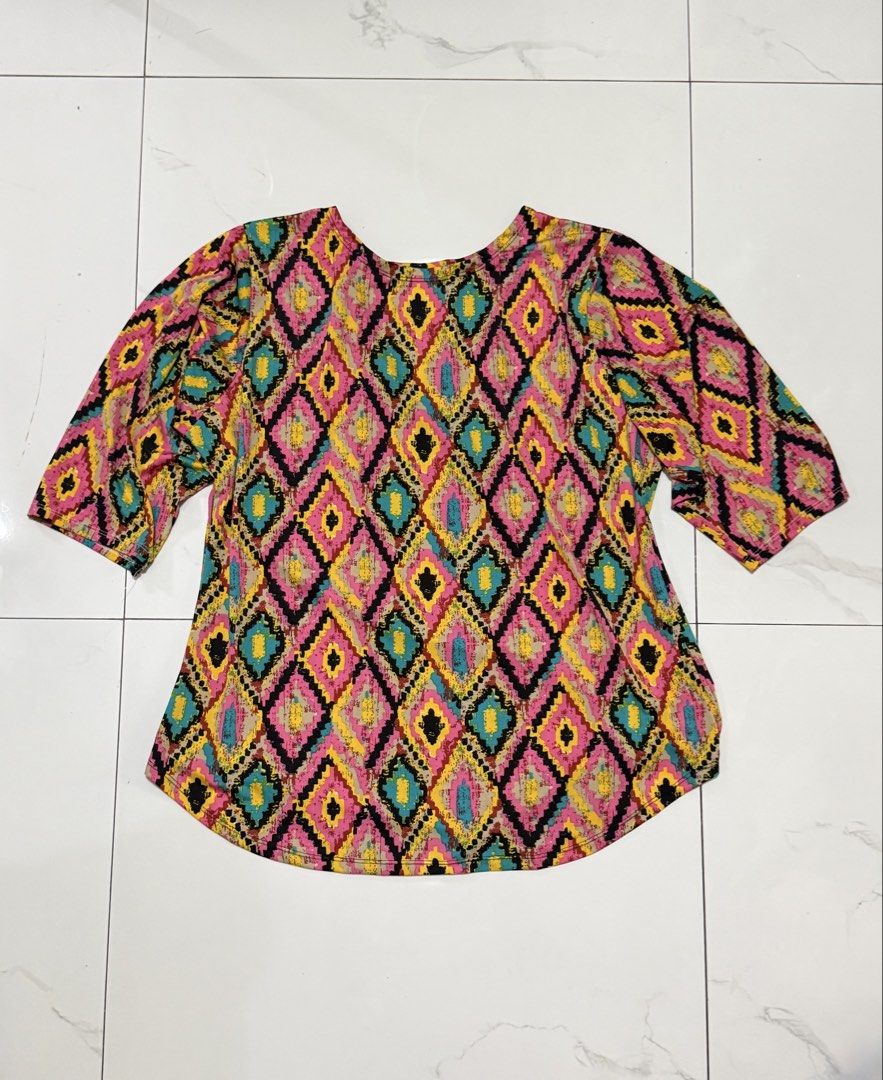 PLUS-SIZE Boho Diamond Geometric Print Blouse (Category: Blouses) located in Caloocan City. Submitted by lovedbyzee (Listing ID 1465290337, Image 1). Description: ₊˚⊹♡ ➔ XXL to XXXL 🏷️ ୨୧ 𝑳𝒐𝒄𝒂𝒕𝒊𝒐𝒏: North Caloocan ୨୧ 𝑫𝒆𝒍𝒊𝒗𝒆𝒓𝒚: J&T / Lalamove ୨୧ 𝑷𝒂𝒚𝒎𝒆𝒏𝒕: Maribank / QR Ph.