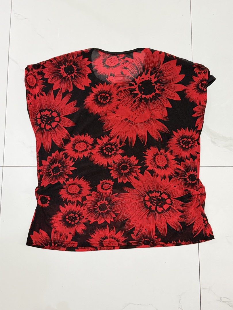 PLUS-SIZE Red & Black Sunflower Double-Layer Blouse (Category: Blouses) located in Caloocan City. Submitted by lovedbyzee (Listing ID 1465273171, Image 3). Description: ₊˚⊹♡ ➔ Size: XL to XXXL 🏷️ ୨୧ 𝑳𝒐𝒄𝒂𝒕𝒊𝒐𝒏: North Caloocan ୨୧ 𝑫𝒆𝒍𝒊𝒗𝒆𝒓𝒚: J&T / Lalamove ୨୧ 𝑷𝒂𝒚𝒎𝒆𝒏𝒕: Maribank / QR Ph .