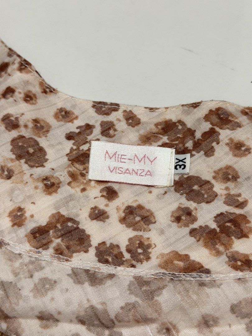 PLUS-SIZE: VISANZA Brown Floral Blouse (Category: Blouses) located in Caloocan City. Submitted by lovedbyzee (Listing ID 1465254411, Image 2). Description: ₊˚⊹♡ ➔ Size: L to XXXL 🏷️ ₊˚⊹♡ ➔ Brand: Visanza ₊˚⊹♡ ➔ High quality, breathable fabric! 🤎 ୨୧ 𝑳𝒐𝒄𝒂𝒕𝒊𝒐𝒏: North Caloocan ୨୧ 𝑫𝒆𝒍𝒊𝒗𝒆𝒓𝒚: J&T / Lalamove ୨୧ 𝑷𝒂𝒚𝒎𝒆𝒏𝒕: Maribank / QR PhBreathable fabric! .