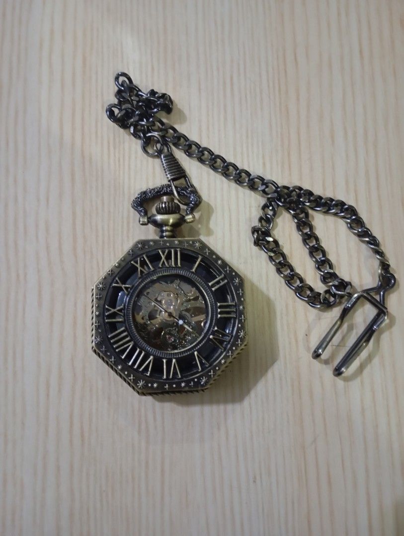 Pocket mechanical winding (Category: Jewelry) located in Las Pinas. Submitted by quick_deals_great_finds2 (Listing ID 1465307859, Image 2). Description: Good working condition.