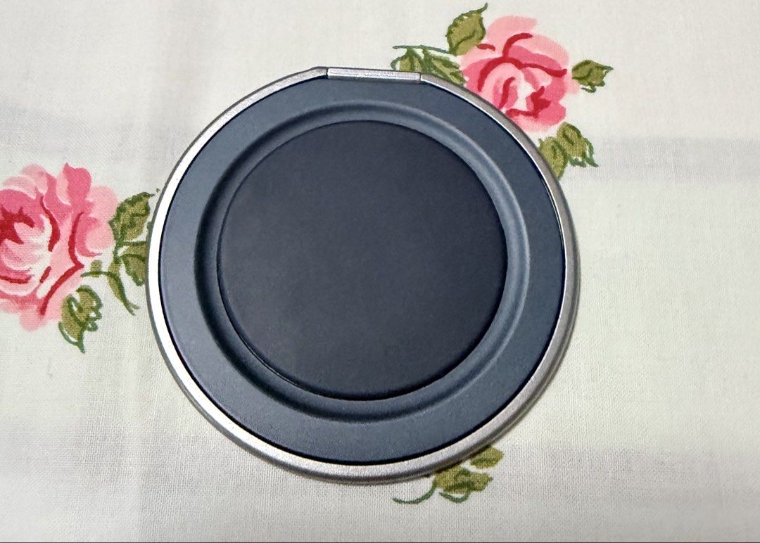 Popsockets Low-Pro (Category: Mounts & Holders) located in Muntinlupa City. Submitted by atol0987 (Listing ID 1464664637, Image 3). Description: Ultra thin grip Stand Mount.