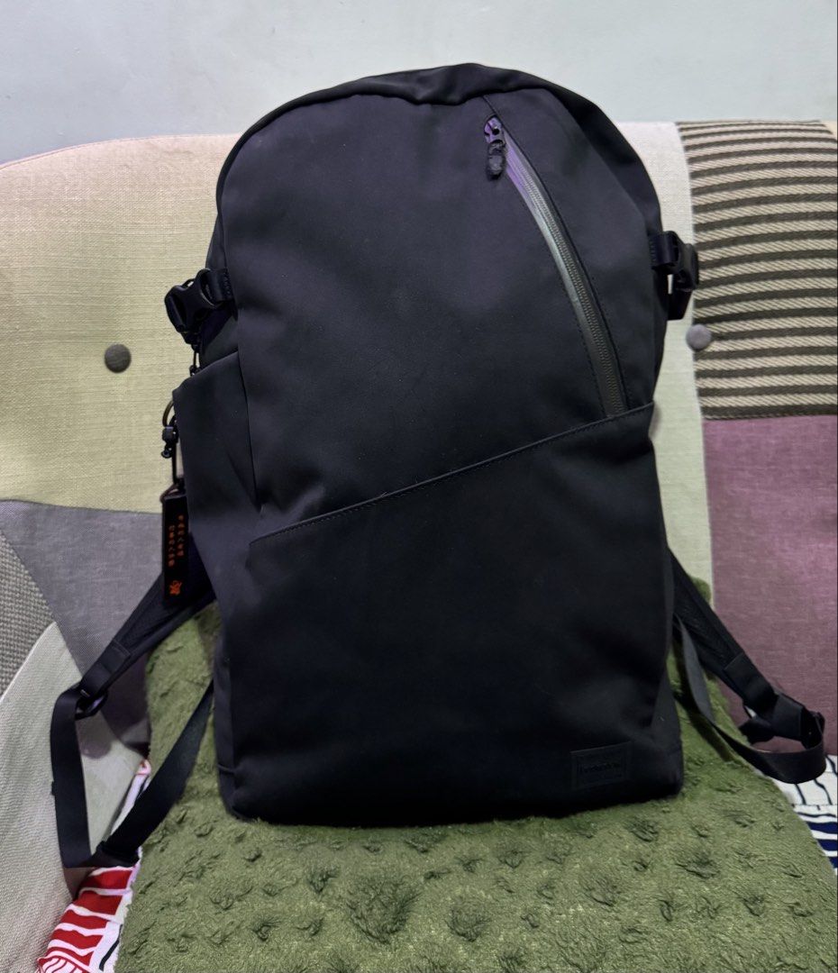 Porter Future Daypack Black (Category: Backpacks) located in Manila. Submitted by esparciake75752 (Listing ID 1465304782, Image 2). Description: - Authentic Porter Future daypack in sleek black - Durable fabric construction with a minimalist design - Water-resistant zippers on the front compartment - Adjustable padded shoulder straps for all-day comfort - Side compression straps to secure your load - Spacious main compartment ideal for daily carr