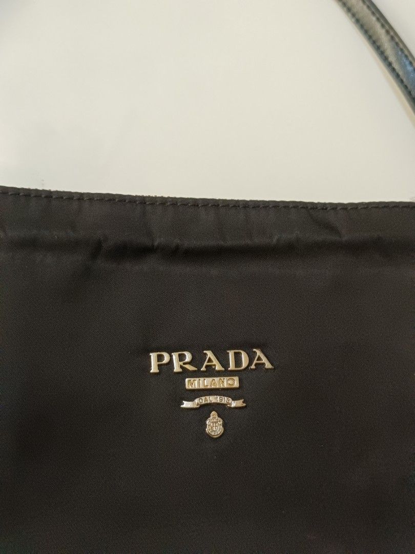 Prada Kili Bag (Category: Luxury Bags & Wallets) located in Tacloban City. Submitted by agnescthrifted98 (Listing ID 1465199086, Image 2). Description: Maganda pa yung nylon no underzip.