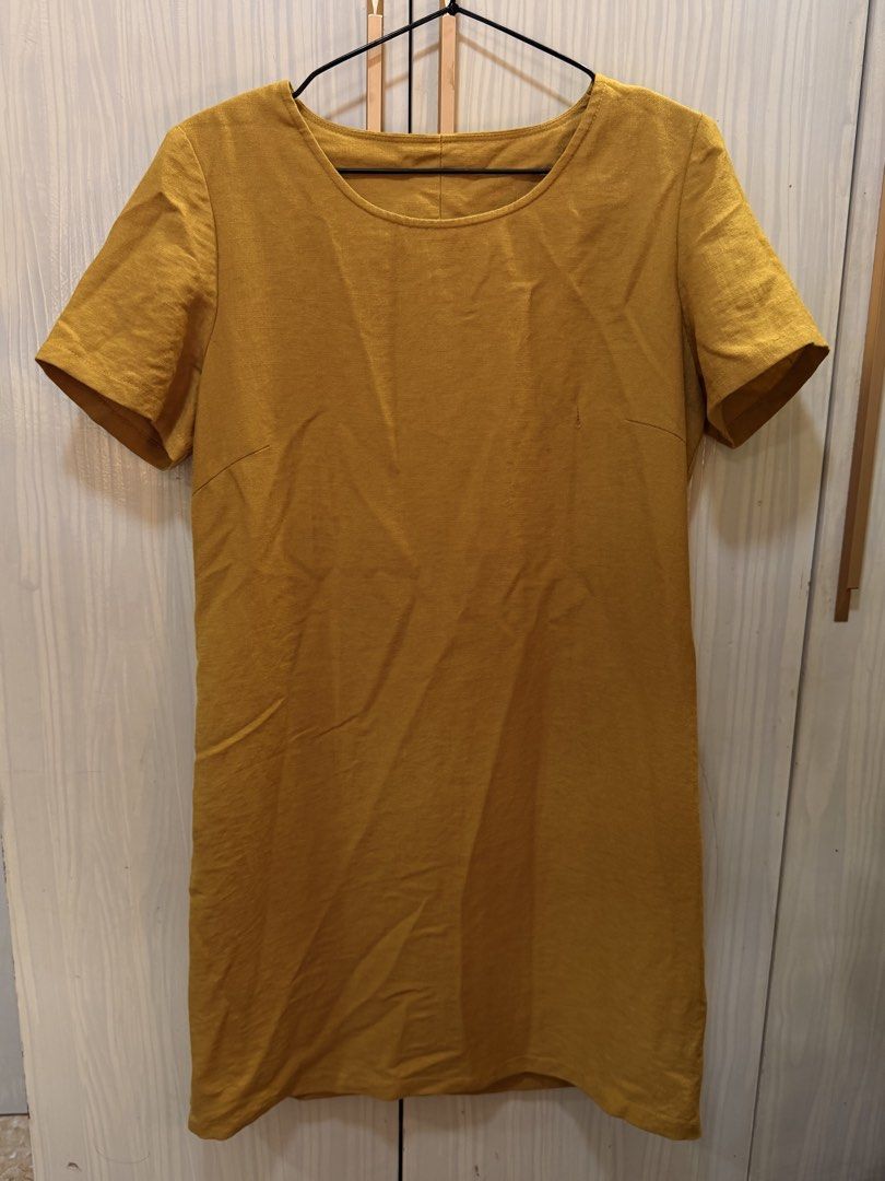 PRELOVED- MUSTARD DRESS 👗 (Category: Dresses) located in Abucay. Submitted by littlefindsbyb (Listing ID 1465381986, Image 2). Description: ✨ PRELOVED MUSTARD WAISTED DRESS ✨ Chic, flattering, and easy to style — a timeless everyday dress with a feminine silhouette. 📏 MEASUREMENTS (laid flat): • Chest: ~19–20” • Length: ~34” • Fit: Defined waist with a slight A-line silhouette ✨ DETAILS: • Warm mustard yellow color • Round neckline • Short slee