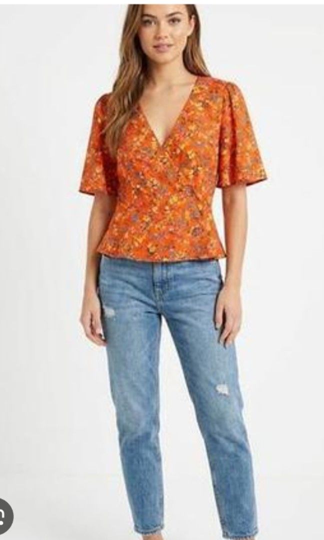 Primark Wrap up V-neck top (Category: Blouses) located in Cebu City. Submitted by cebuanamomshies (Listing ID 1465320826, Image 2). Description: S-M Wrap front Button details v neck Cotton Comfy fabric.