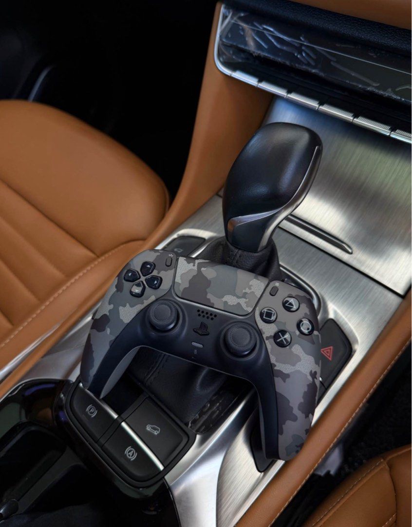 PS5 CONTROLLER (Category: PlayStation) located in Kuala Lumpur. Submitted by cyznsupply (Listing ID 1465293293, Image 1). Description: CONTROLLER PS5 For Sale Only Colour Grey Camouflage No Faulty At All. PM If Interested..
