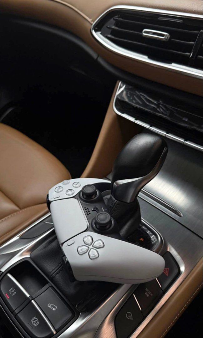 PS5 CONTROLLER (Category: PlayStation) located in Kuala Lumpur. Submitted by cyznsupply (Listing ID 1465293822, Image 2). Description: CONTROLLER PS5 For Sale Only Colour White Rarely Used. No Faulty At All. PM If Interested..