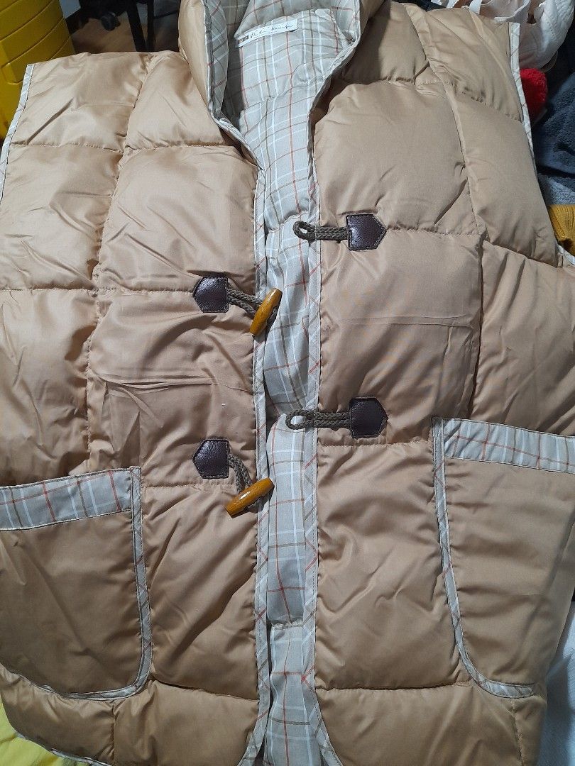 Puffer Jacket NEW (Category: Coats, Jackets and Outerwear) located in Cavite. Submitted by csdepot (Listing ID 1465264045, Image 3). Description: Large Size Puffer Jacket Never used.