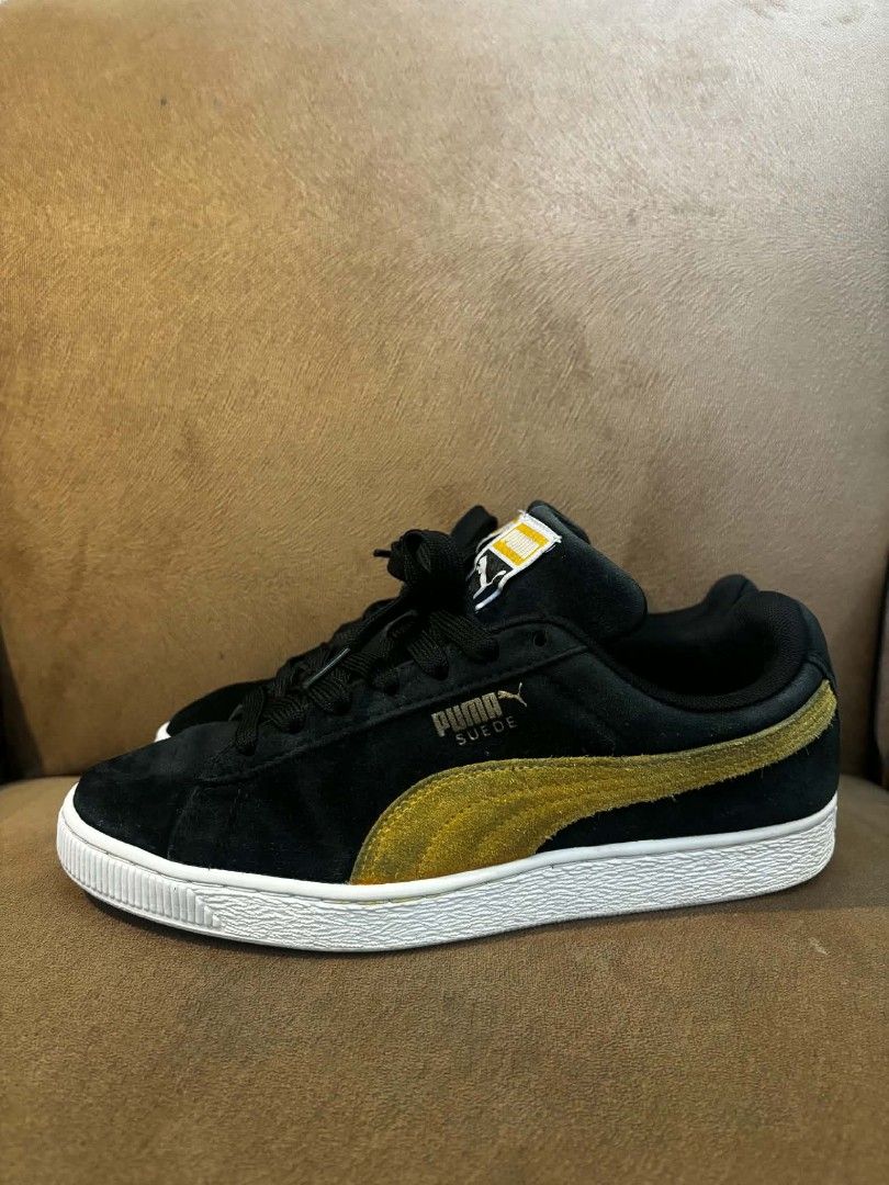 Puma suede (Category: Sneakers) located in Mapandan. Submitted by jcsukay (Listing ID 1465189512, Image 1). Description: Puma suede Us 7. 5 mens Us 8.5 womens Eur 40 Cm 25. 5 Sign of use /dirt Excellent Condition.