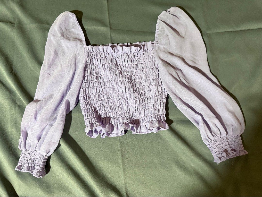 Purple long sleeve crop top (Category: Shirts) located in Caloocan City. Submitted by prelovedbyfe08 (Listing ID 1465317506, Image 1). Description: 📍south caloocan sf shouldered by buyer.