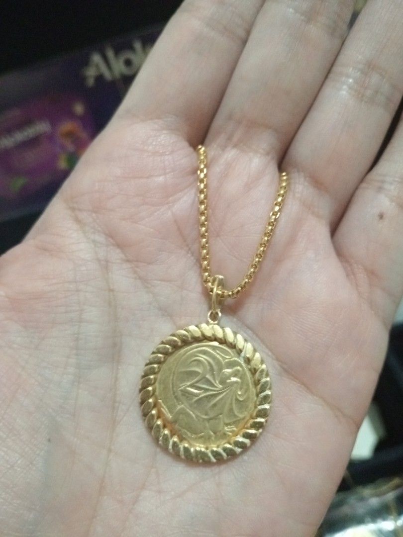 Queen Elizabeth medallion necklace (Category: Necklaces) located in Batangas. Submitted by girlmeetspurple (Listing ID 1465322286, Image 3). Description: from Japan.