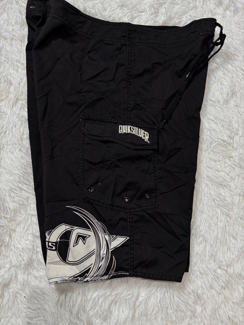 Quiksilver Black Graphic Board Shorts (Category: Swim Trunks & Board Shorts) located in Baguio. Submitted by 8luck (Listing ID 1465306156, Image 3). Description: 36-38 Waist 22.5 Length Verygood condi - May small scratch lang.