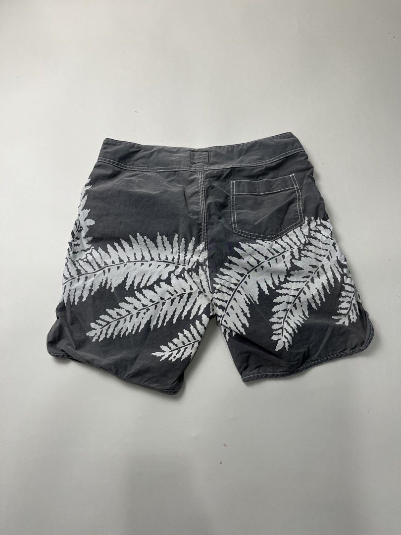 Quiksilver Shorts (Category: Shorts) located in Makati City. Submitted by ufcknwthbst (Listing ID 1465193403, Image 2). Description: Size 33 17 inch length 9.5/10 condition No issue.