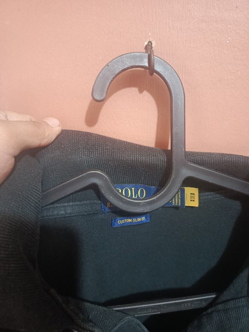 RALPH LAUREN POLO BLACK (Category: Tshirts & Polo Shirts ) located in Cagayan de Oro. Submitted by cortesjosh81 (Listing ID 1465192447, Image 2). Description: ship via jnt, 9.5/10 minimal Neck fade qr working , personal item.