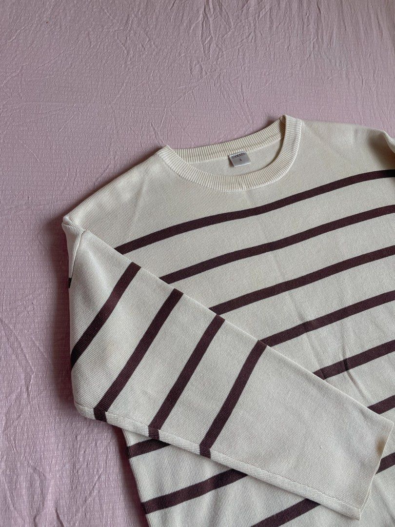 random blouse (Category: Blouses) located in Kuala Lumpur. Submitted by bangjeemin (Listing ID 1465313863, Image 2). Description: rm5 for 1 pilih any yg u nak , ss and send dkt i .