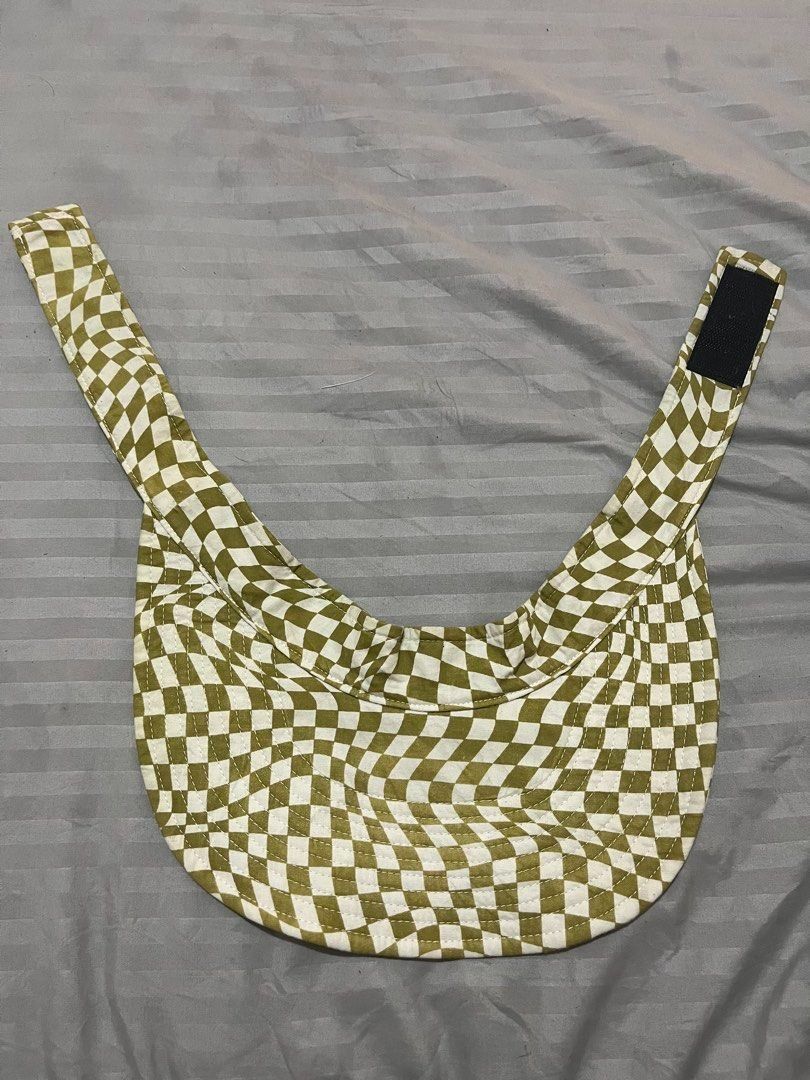 [RARE & RETIRED] BAGGU UO Exclusive Packable Visor - Moss Trippy Checker (Category: Hats & Beanies) located in Mabalacat. Submitted by keb-a (Listing ID 1465190085, Image 3). Description: 🍒 — Adjustable Velcro tab closure at the back — Fits: 19.5”–25.75” (49.5–65.4 cm) head circumference — Made from 100% organic cotton — Fully machine washable 🍒 — 100% authentic — Urban Outfitters (UO) exclusive release — Rare, retired Moss Trippy Checker print