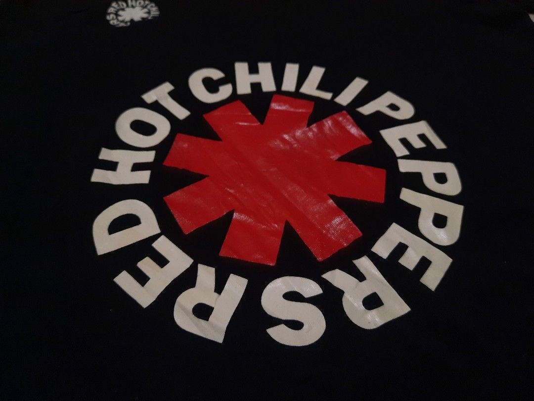 red hot chili peppers GU tee (Category: Tshirts & Polo Shirts ) located in Tarlac. Submitted by thryftstash (Listing ID 1465380290, Image 3). Description: dimes: 26 - 20.5 xl on tag (best fit medium) issue: none sf not included tarlac loc j&t and lbc courier.