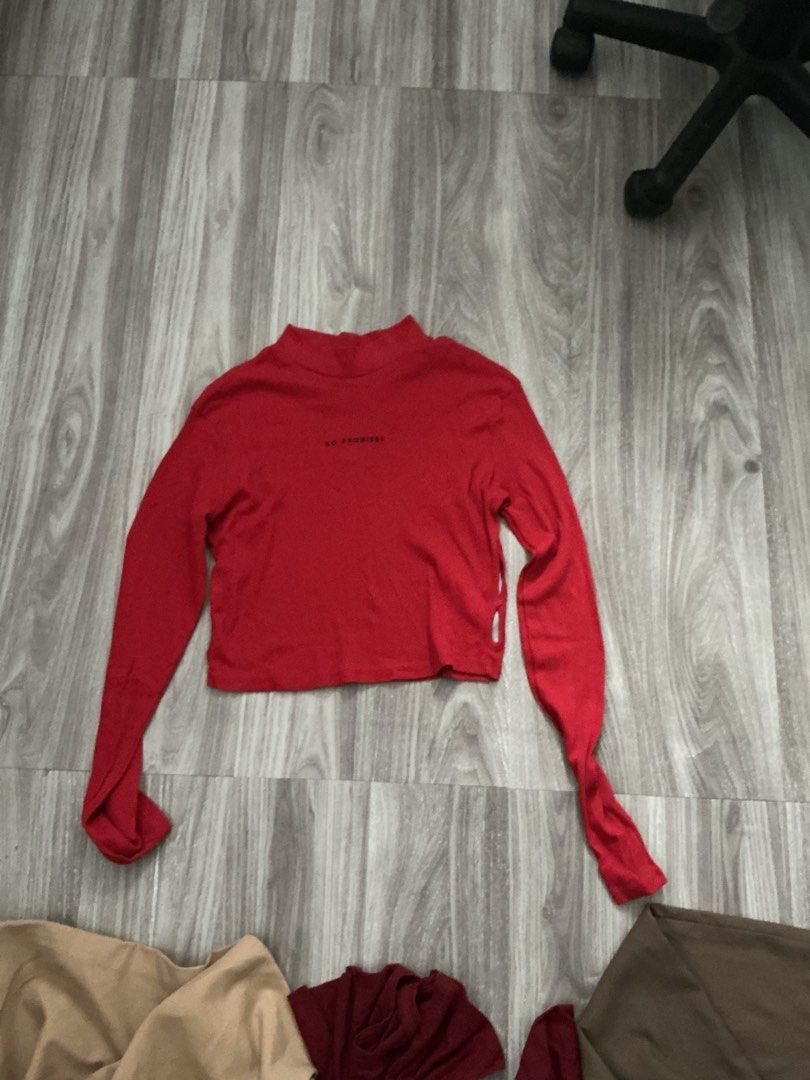 Red Sweater Long Sleeved Turtle Neck (Category: Longsleeves) located in Manila. Submitted by TCC.ETC (Listing ID 1465196603, Image 1). Description: .