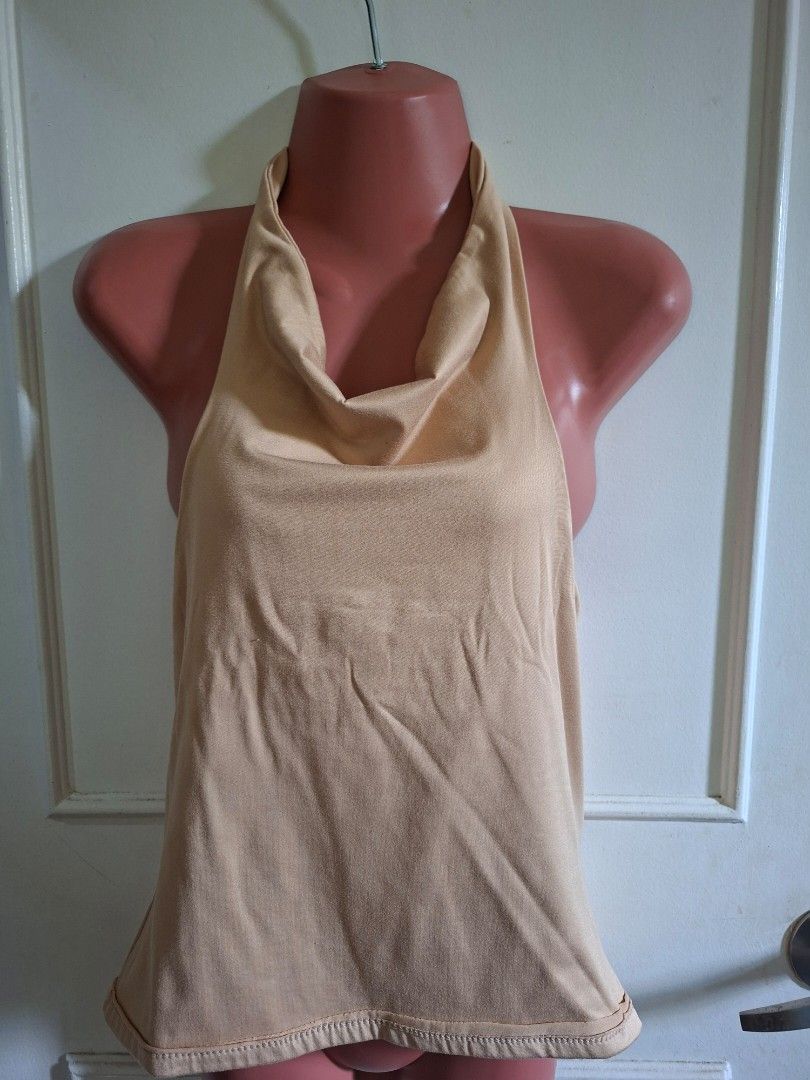 Red/ White / Beige Backless Halter top (Large to XL) (Category: Others Tops) located in San Fernando. Submitted by lairian97 (Listing ID 1465220917, Image 3). Description: !!!GCASH PAYMENT ONLY!!! SHIPPING FEE IS COVERED BY BUYER.