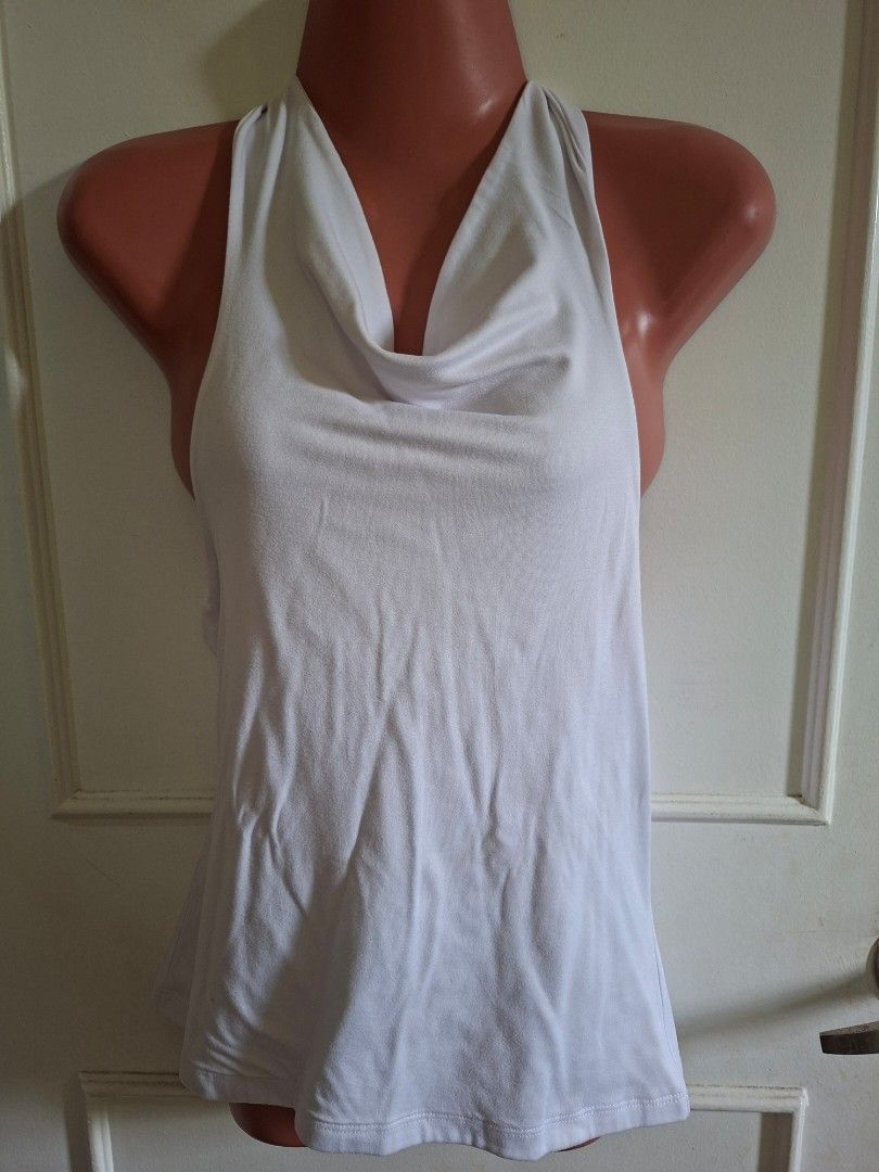 Red/ White / Beige Backless Halter top (Large to XL) (Category: Others Tops) located in San Fernando. Submitted by lairian97 (Listing ID 1465220917, Image 2). Description: !!!GCASH PAYMENT ONLY!!! SHIPPING FEE IS COVERED BY BUYER.