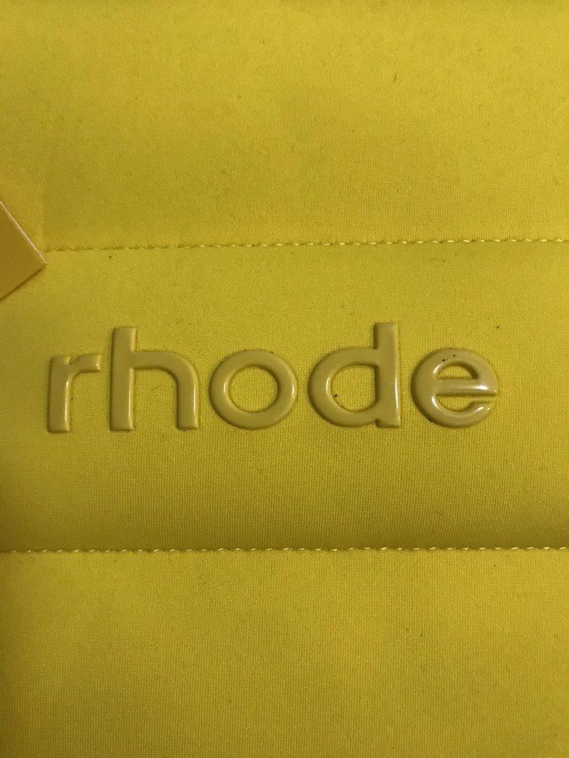 rhode Terry Bubble pouch (Category: Purses & Pouches) located in Manila. Submitted by freshlemon58885 (Listing ID 1465206493, Image 2). Description: Brand New Fluffy .