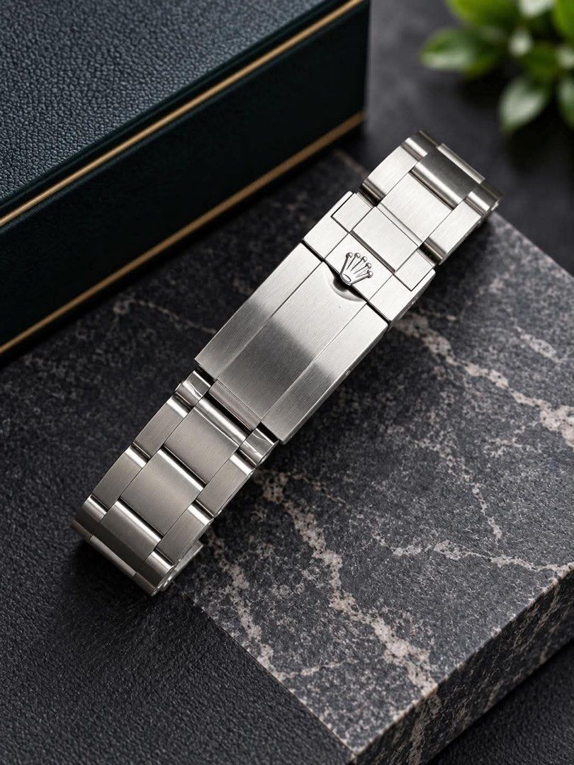 Rolex Explorer 40mm (Category: Luxury Watches) located in Taguig. Submitted by zhnprttys_on_ig (Listing ID 1465198762, Image 2). Description: FOR SALE! -Rolex Explorer 1- •40mm •complete set •Good as new •2023 year model •548k php DM FOR MORE DETAILS Meet up in Makati Greenbelt.