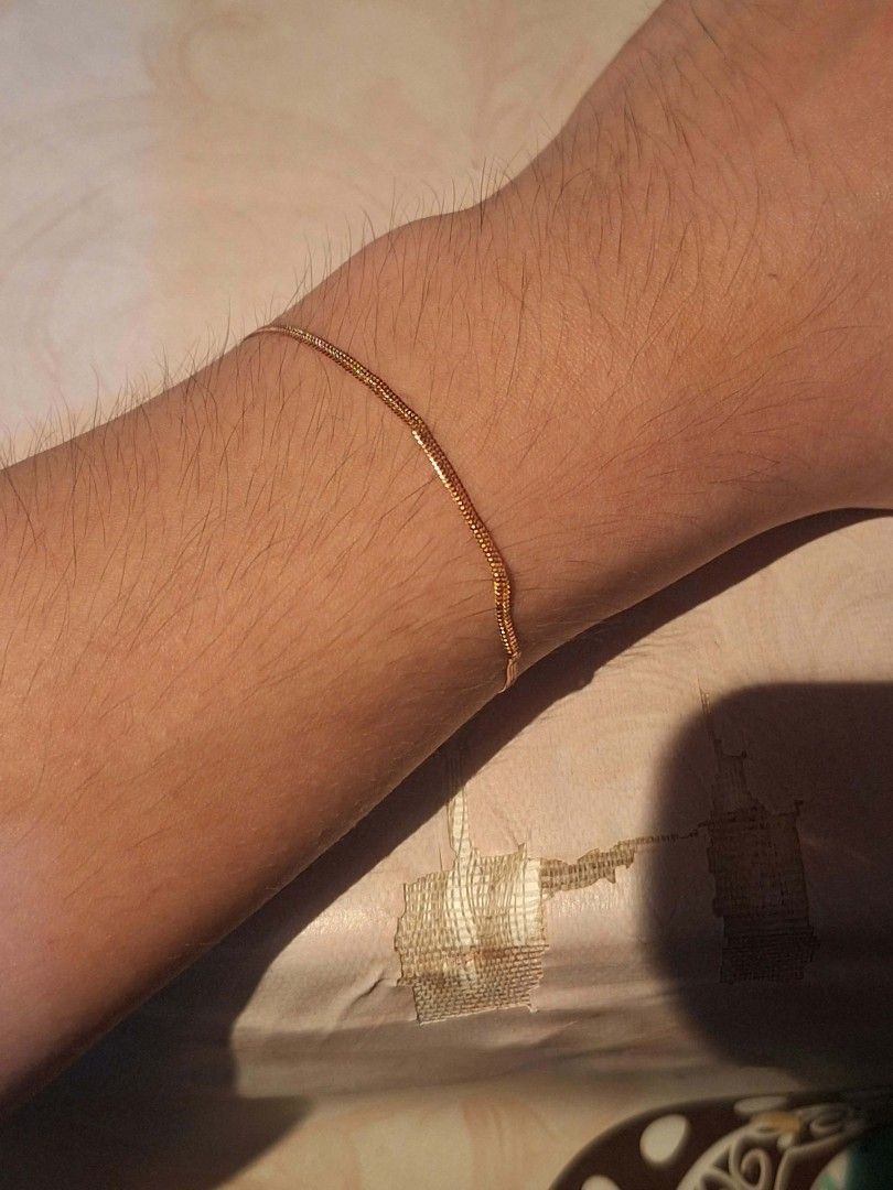 Rose Gold Herringbone Chain Bracelet 18k (Category: Bracelets) located in Quezon City. Submitted by jacquesparkles (Listing ID 1465291854, Image 1). Description: 18k 1 gr 7 inches Rose gold I also have white gold 7830.