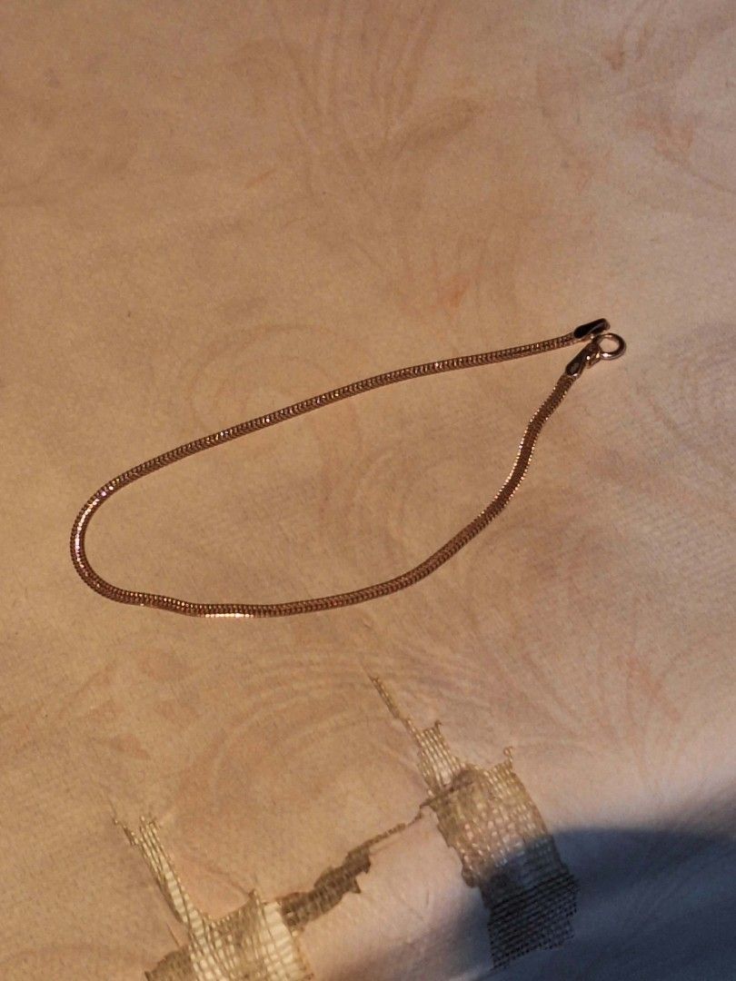 Rose Gold Herringbone Chain Bracelet 18k (Category: Bracelets) located in Quezon City. Submitted by jacquesparkles (Listing ID 1465291854, Image 2). Description: 18k 1 gr 7 inches Rose gold I also have white gold 7830.