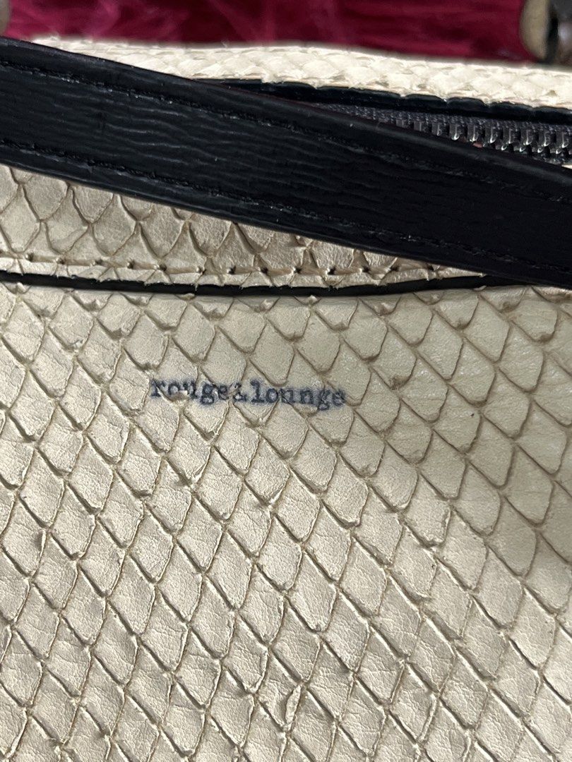 Rouge & Lounge Doctors Bag (Category: Cross-body Bags) located in Reina Mercedes. Submitted by beyondthebagsph (Listing ID 1465195914, Image 2). Description: Rouge & Lounge Doctors Bag Medium size Snake Skin embossed in Genuine Leather 100% Original Very good condition DM 📥.