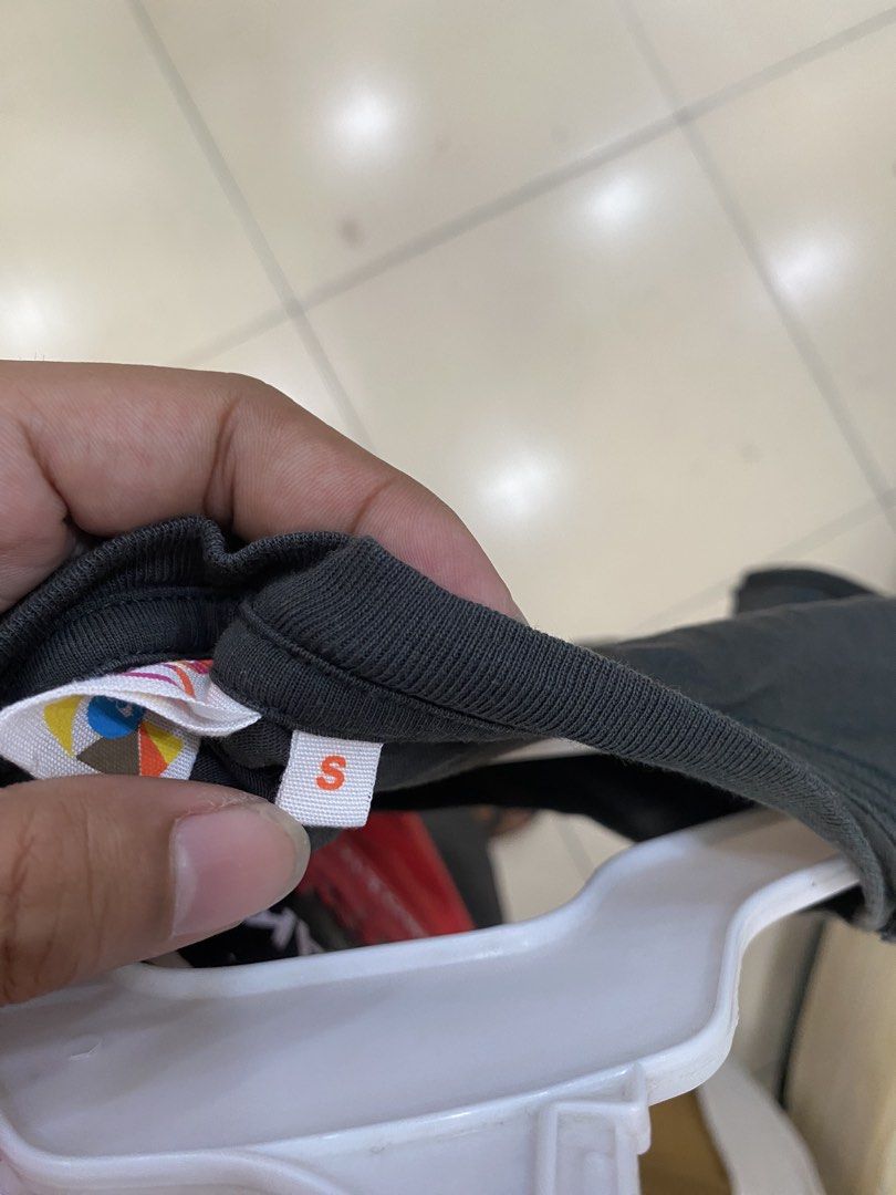 Roxy (Category: Shirts) located in Manila. Submitted by vizcarrach03925 (Listing ID 1465185177, Image 3). Description: .