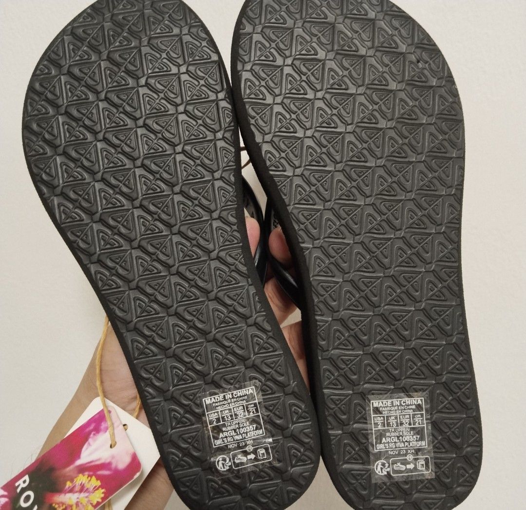 Roxy flip flopa for kids (Category: Babies & Kids Fashion) located in Pateros City. Submitted by blashjunks.y2k (Listing ID 1465171458, Image 3). Description: ROXY FLIP FLOPS FOR KIDS 450PHP MSG US.