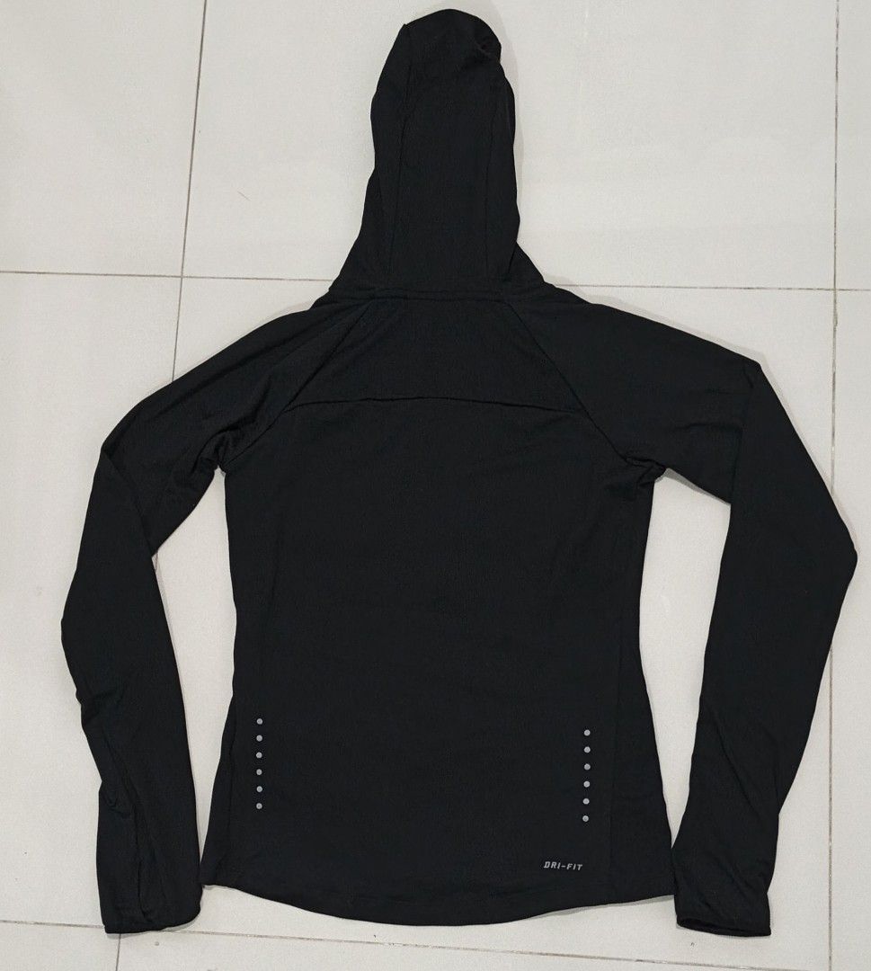 Running drifit (Category: Activewear) located in Naga. Submitted by otaydenyoks (Listing ID 1465208930, Image 2). Description: xs size.
