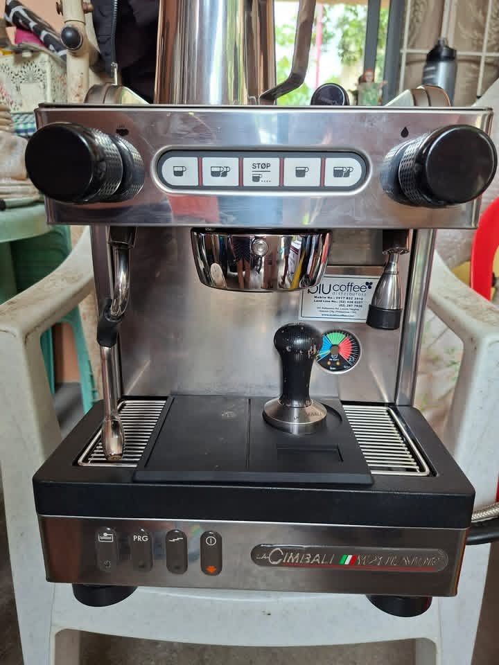 Rushhhh!! Coffee shop equipment!! (Category: Coffee Machines & Makers) located in Manila. Submitted by moshi_manju (Listing ID 1465216593, Image 2). Description: 𝗖𝗢𝗠𝗣𝗟𝗘𝗧𝗘 𝗖𝗢𝗠𝗠𝗘𝗥𝗖𝗜𝗔𝗟 𝗖𝗔𝗙𝗘 𝗦𝗘𝗧𝗨𝗣 𝗙𝗢𝗥 𝗦𝗔𝗟𝗘 – 𝗣𝗛𝗣 195,000𝗢𝗡𝗟𝗬! (Estimated Brand-New Package Market Value: ₱380,000+ — Save over ₱130k!) Are you looking to launch a boutique coffee shop, upgrade your office breakroom, or set up a high-end home espresso
