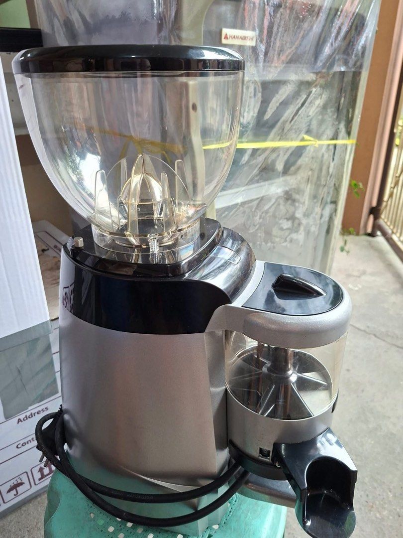 Rushhhhh!! Coffee shop equipment (Category: Coffee Machines & Makers) located in Manila. Submitted by moshi_manju (Listing ID 1465215554, Image 1). Description: 𝗖𝗢𝗠𝗣𝗟𝗘𝗧𝗘 𝗖𝗢𝗠𝗠𝗘𝗥𝗖𝗜𝗔𝗟 𝗖𝗔𝗙𝗘 𝗦𝗘𝗧𝗨𝗣 𝗙𝗢𝗥 𝗦𝗔𝗟𝗘 – 𝗣𝗛𝗣 195,000𝗢𝗡𝗟𝗬! (Estimated Brand-New Package Market Value: ₱380,000+ — Save over ₱130k!) Are you looking to launch a boutique coffee shop, upgrade your office breakroom, or set up a high-end home espresso 