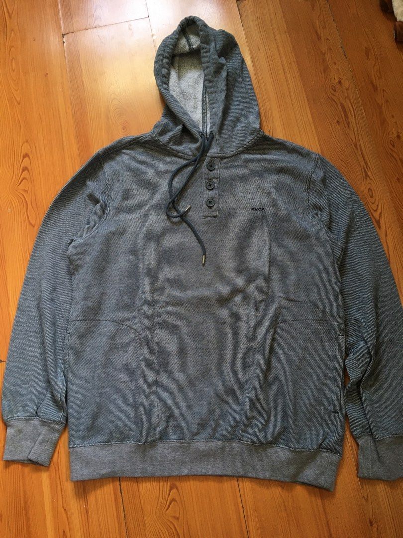 RVCA henley hoodie (Category: Coats, Jackets and Outerwear) located in San Juan City. Submitted by sashoppeepipi (Listing ID 1465262374, Image 1). Description: .