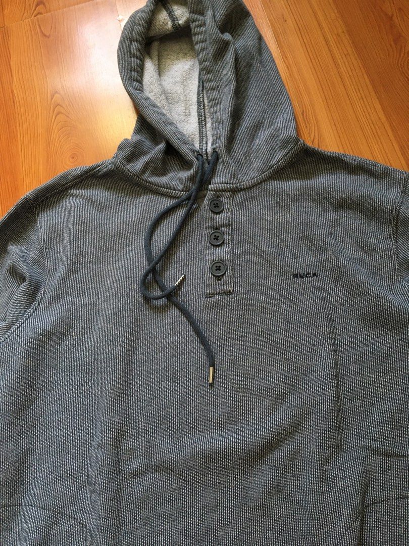 RVCA henley hoodie (Category: Coats, Jackets and Outerwear) located in San Juan City. Submitted by sashoppeepipi (Listing ID 1465262374, Image 3). Description: .