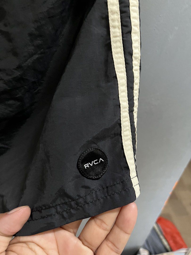 RVCA men’s shorts (Category: Shorts) located in Dipolog. Submitted by jaydichos (Listing ID 1462486970, Image 3). Description: RVCA board shorts Size large Good condition No issue.