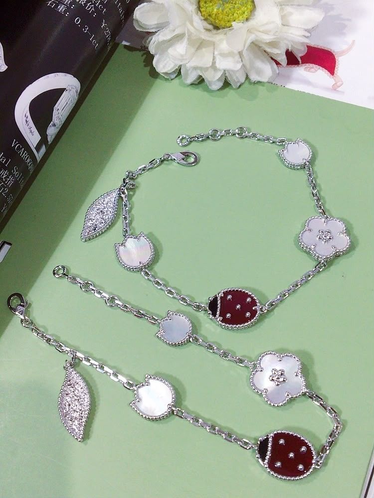 s925 ladybug necklace and bracelet hk setting (Category: Necklaces) located in Manila. Submitted by primejewelry (Listing ID 1465378486, Image 3). Description: .