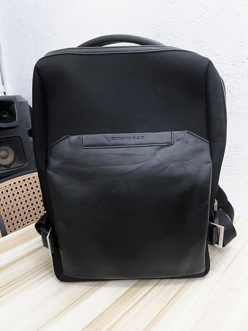 Samsonite red (Category: Backpacks) located in Manila. Submitted by Lenlen23 (Listing ID 1465206018, Image 1). Description: .