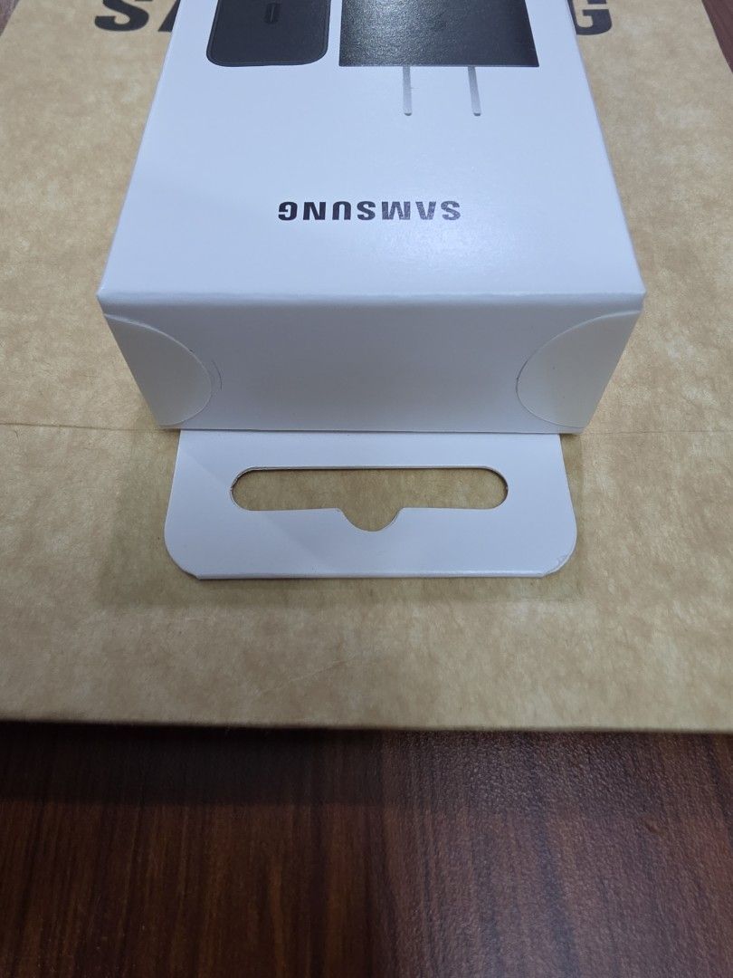 Samsung 25W Power Adapter (Category: Batteries & Chargers) located in Makati City. Submitted by regalsteppermkt (Listing ID 1465225783, Image 3). Description: - Brand: Samsung - Model: 25W Power Adapter (Low Standby) - Condition: Brand new in original retail box .
