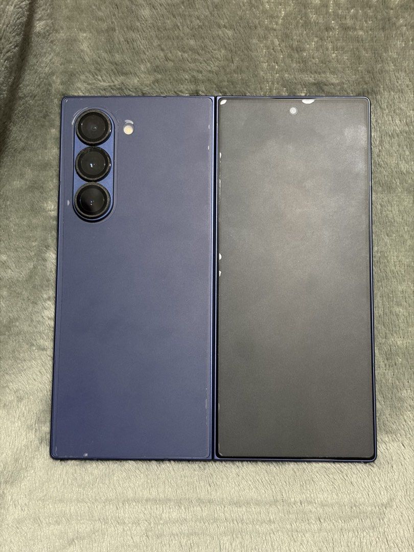 Samsung Galaxy Z Fold 6 12/512 (Category: Samsung) located in Makati City. Submitted by evrlg (Listing ID 1465226777, Image 2). Description: FOR SALE Samsung Galaxy Z Fold 6 12gb ram / 512 gb storage Used - Like new No scratches Unit and many cases only Selling it for Php 32,000 Makati.