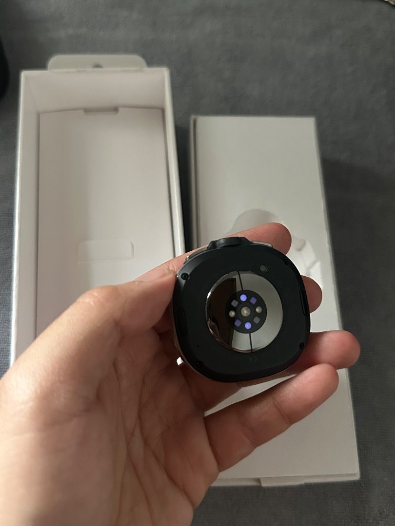 Samsung Watch 8 Classic 46mm (Black) (Category: Wearables & Smart Watches) located in Manila. Submitted by chopper_1997 (Listing ID 1465242905, Image 3). Description: For Sale! rfs: hindi nagagamit since niregalo lang and iPhone user na - good as new (halos in-open lang din) - no issue / scratches - complete with box, manuals, strap and the watch itself Location: Santa Mesa, Manila.