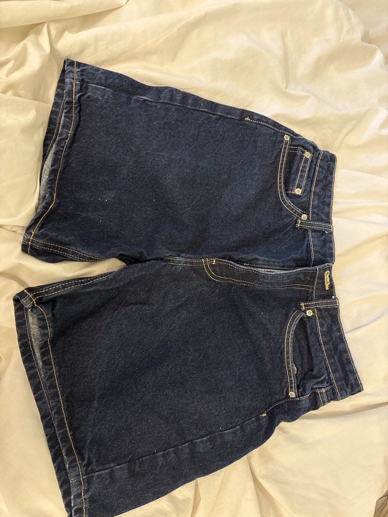 Branded Shorts (Category: Shorts) located in San Juan City. Submitted by tropicbling (Listing ID 1465208919, Image 1). Description: ₱50-₱150.