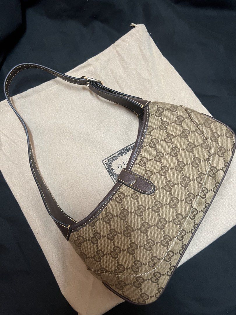 Shoulder bag (Category: Shoulder Bags) located in Manila. Submitted by chellerocker05 (Listing ID 1465382355, Image 2). Description: Japan source .