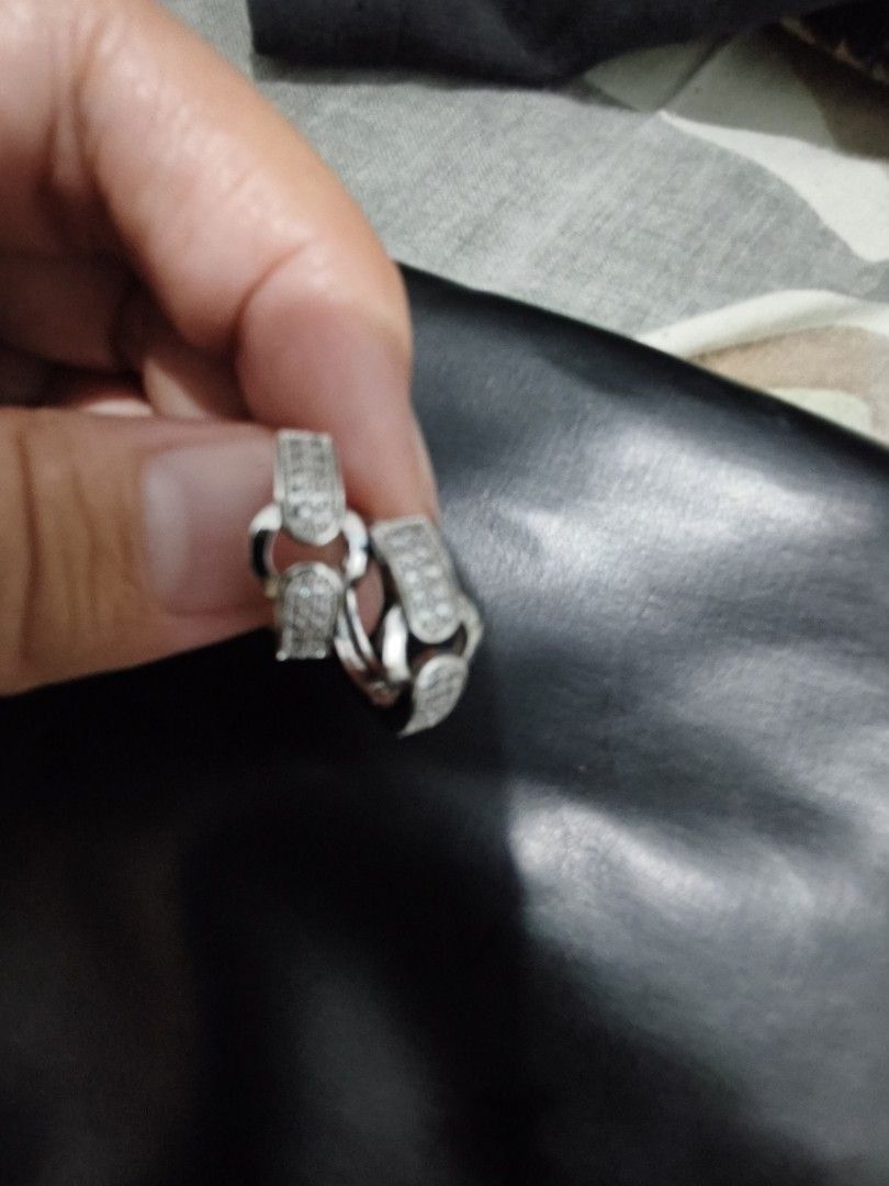 Silver loop earrings (Category: Earrings) located in Mandaluyong City. Submitted by shopmla (Listing ID 1465314707, Image 3). Description: .