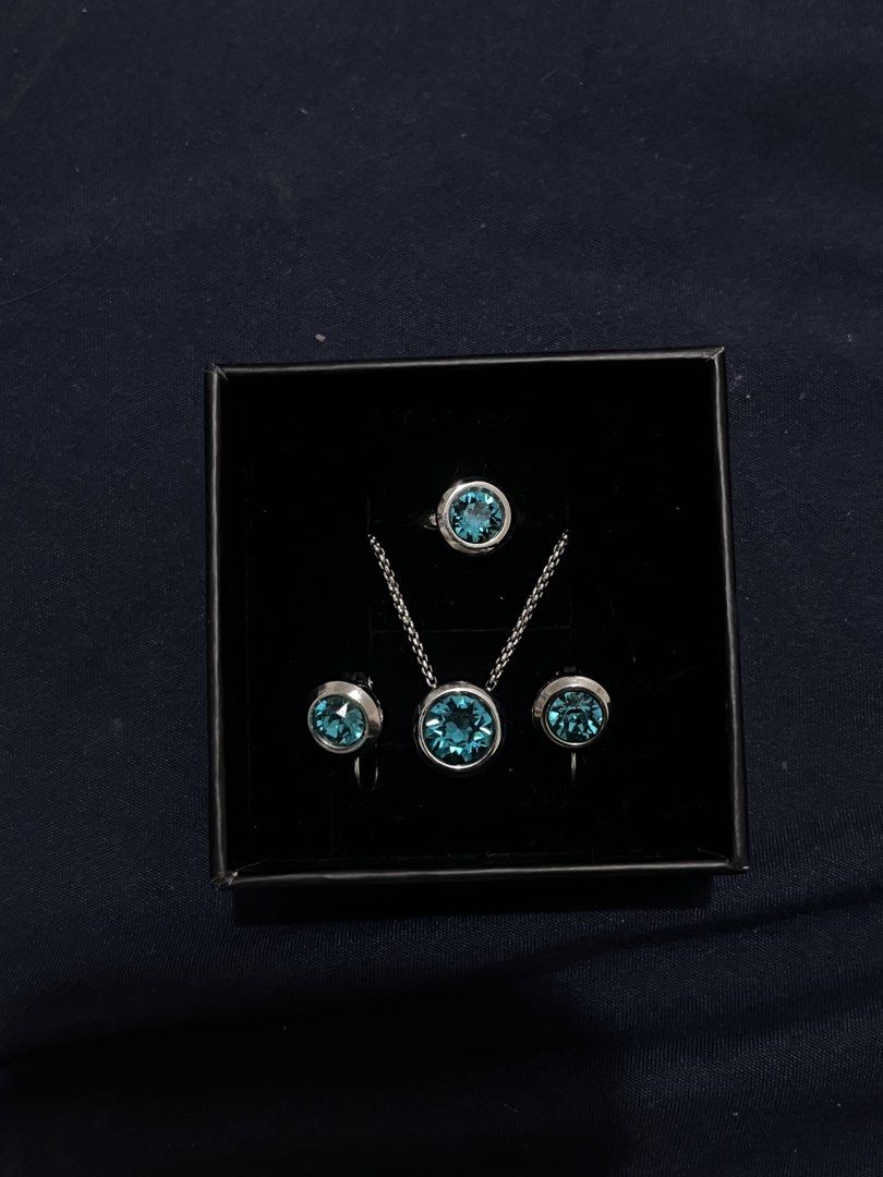 Silverworks December Birthstone Set Blue Zircon (Category: Luxury Accessories) located in Manila. Submitted by reginacg (Listing ID 1465290378, Image 1). Description: .