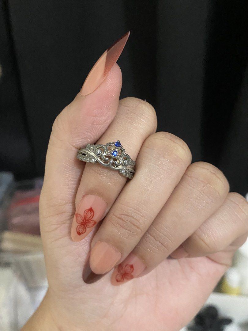 Silverworks Silver Cinderella Princess Ring (Category: Rings) located in Muntinlupa City. Submitted by thebzashop (Listing ID 1465350400, Image 2). Description: RFS: No longer needed, just sitting at home taking up space. Note: Box not included as I lost it. ✨ NEW ORDER DETAILS & SHOP POLICY ✨ 🚚 MOD (Mode of Delivery): • J&T (Nationwide) ₱41 for regular pouch • Lalamove (COD available) • Self pick-up • Self-book • Meet-ups (SM BF Paranaque – sel